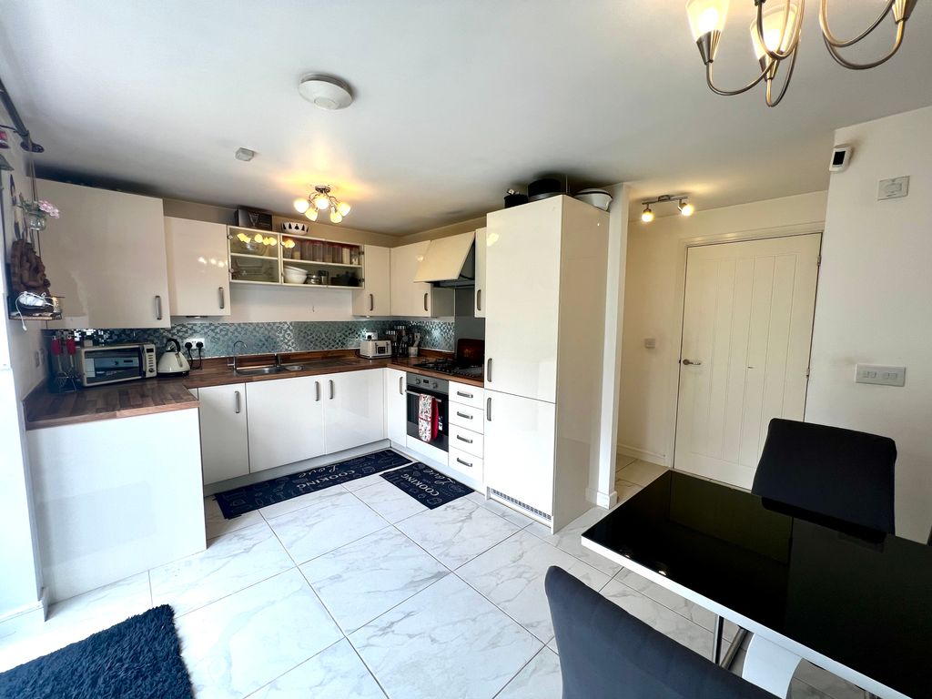 Property photo 3 of 13 Image