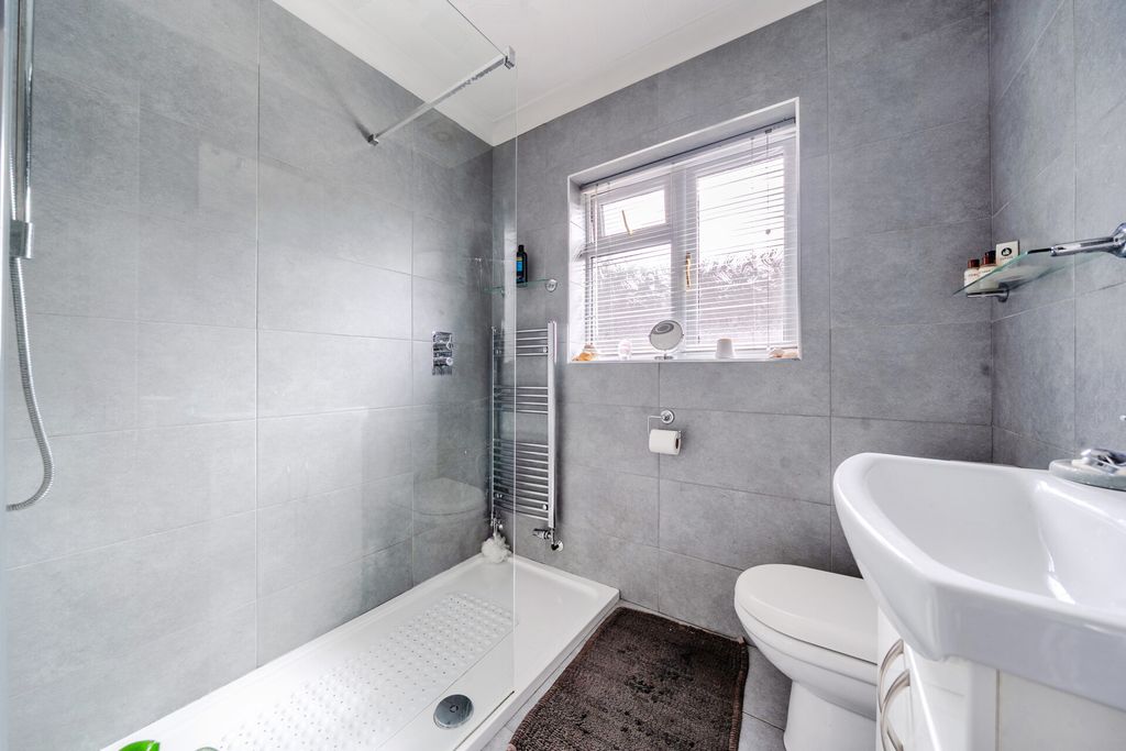 Property photo 3 of 24 3 - 1515920-14-1A080d...