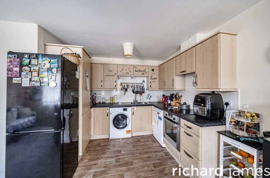 Property photo 3 of 11 1497Aabe3A6145A3A8199Be02281827B