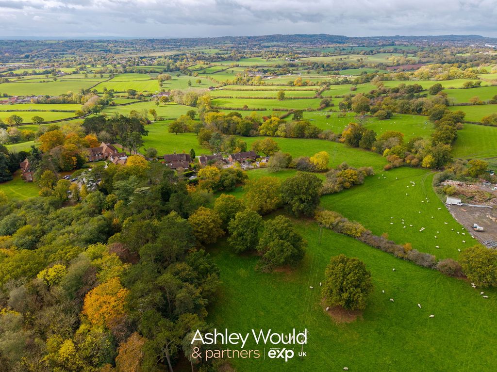 Property photo 2 of 39