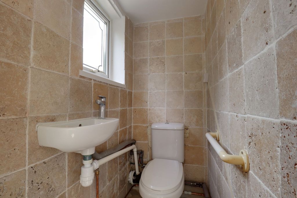 Additional image 6 of 3 bed semi-detached house to rentStafford Road, Huntington WS12
