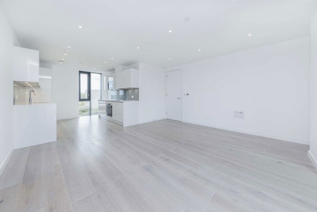 Property photo 2 of 6