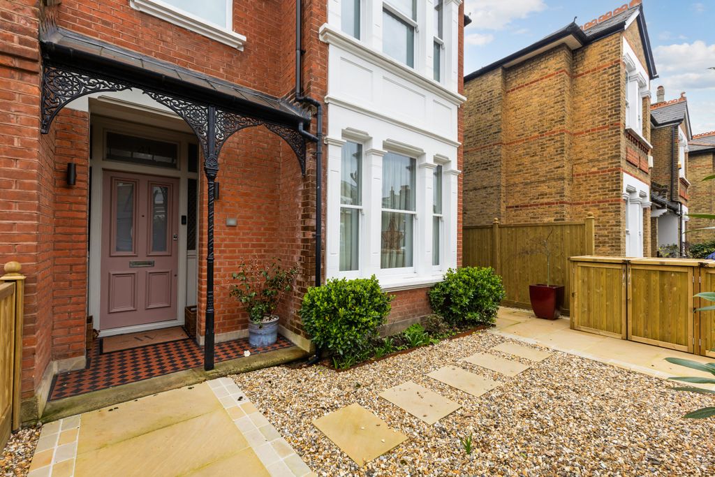 Property photo 1 of 30