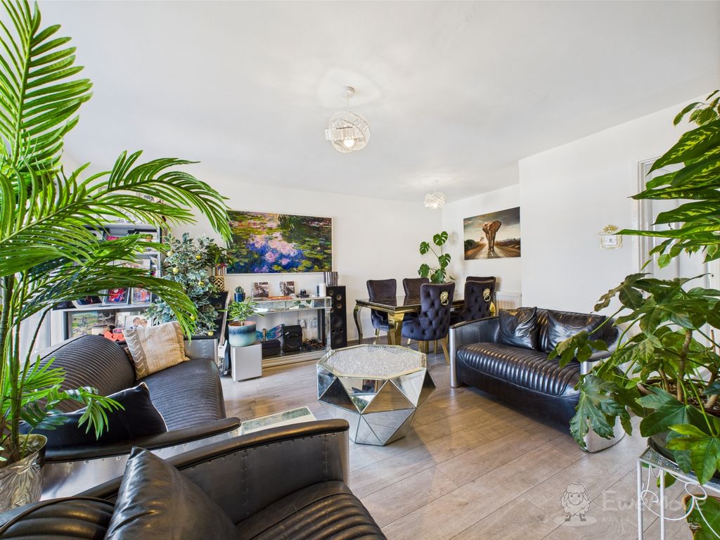 Property photo 3 of 12 Living Room
