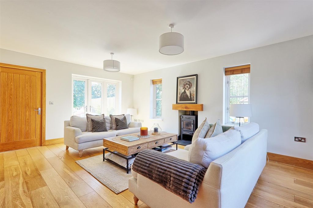 Property photo 2 of 32 Img_6488_89_90_Easyhdr-Interior3.Jpg