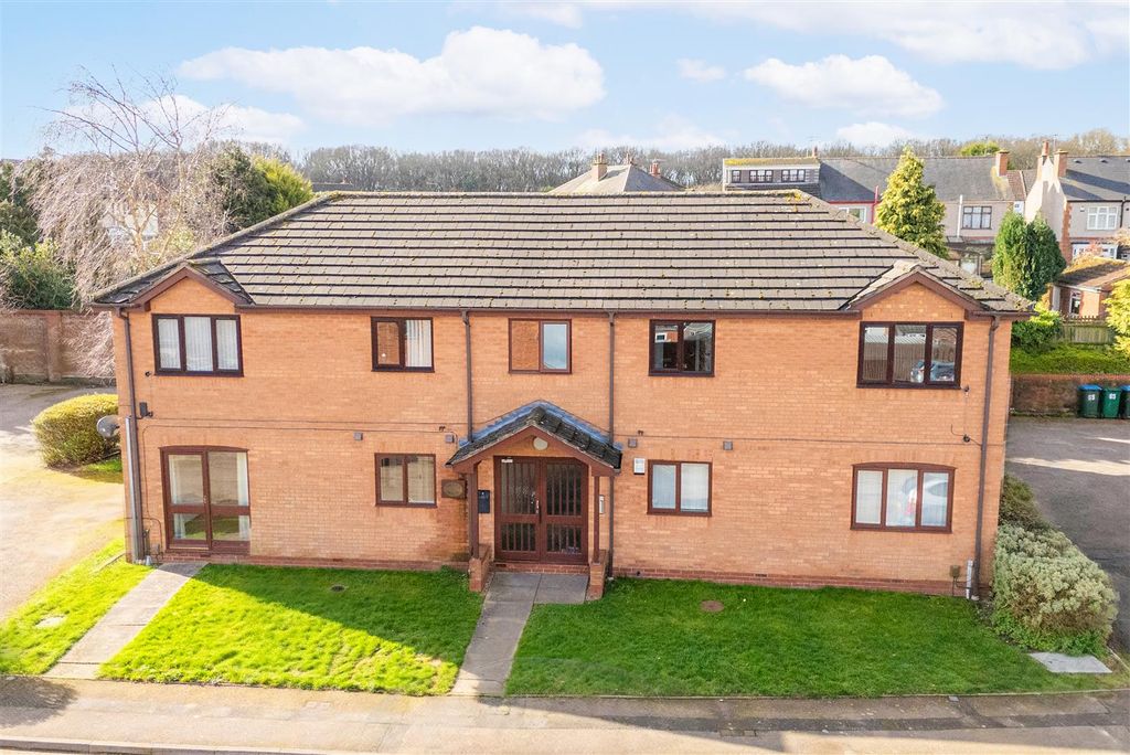 Property photo 1 of 9