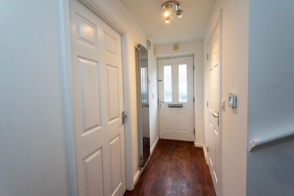 Property photo 3 of 23