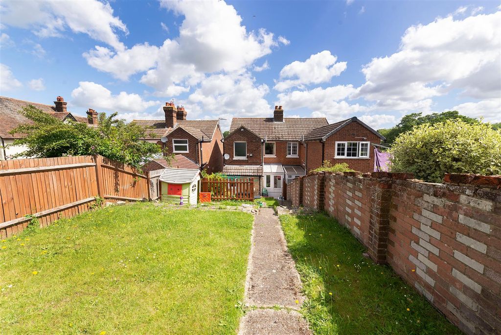 London Road, West Malling ME19, 2 bed semi-detached house to rent, £ ...