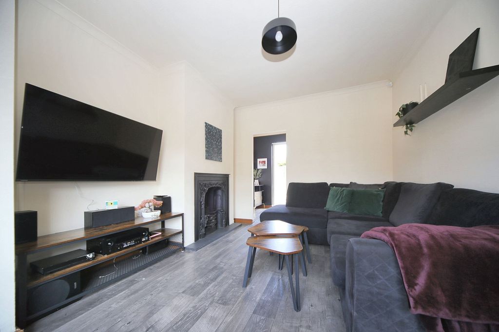 Property photo 2 of 22