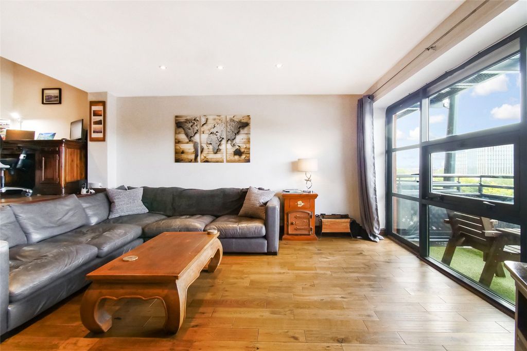 Property photo 3 of 17 Picture No. 07