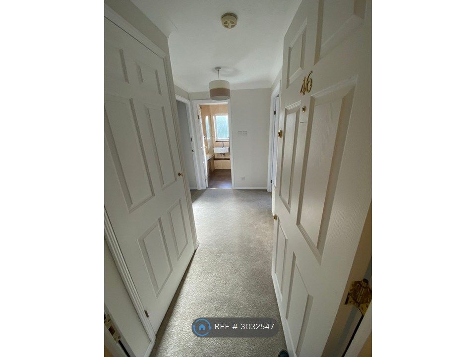 Property photo 3 of 15 Hallway