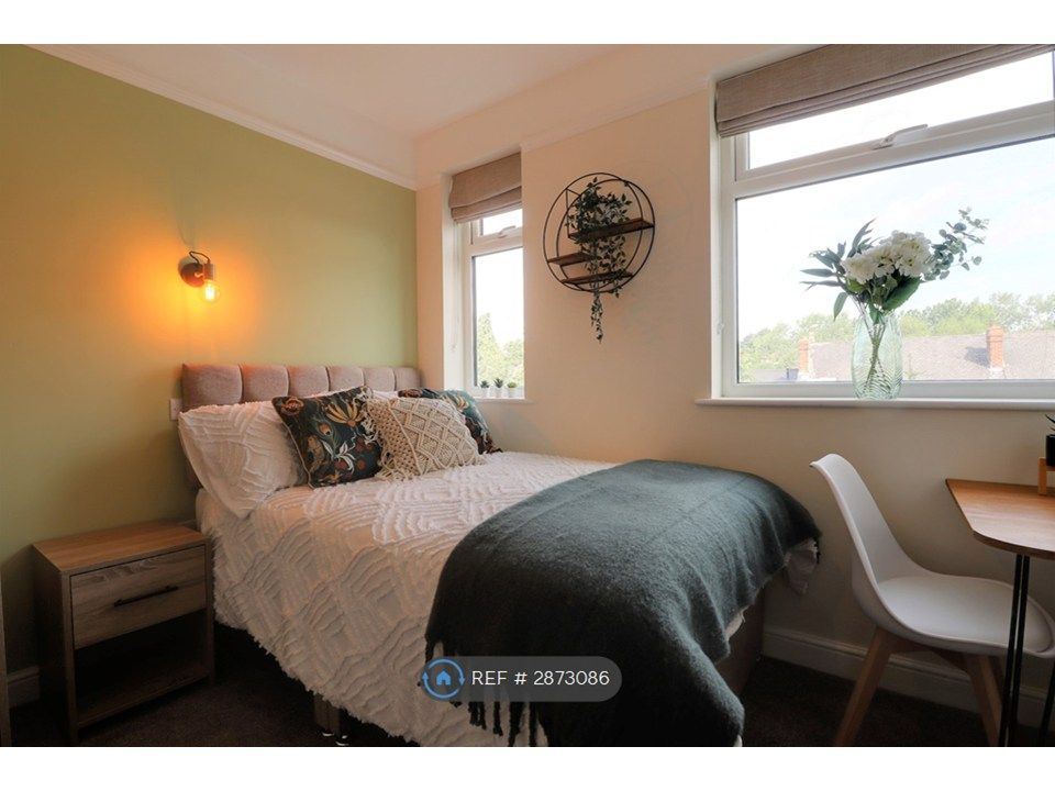 Property photo 2 of 16 Bedroom 1