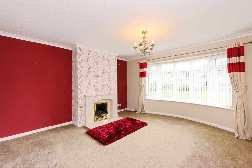 Property photo 3 of 10 Living Room