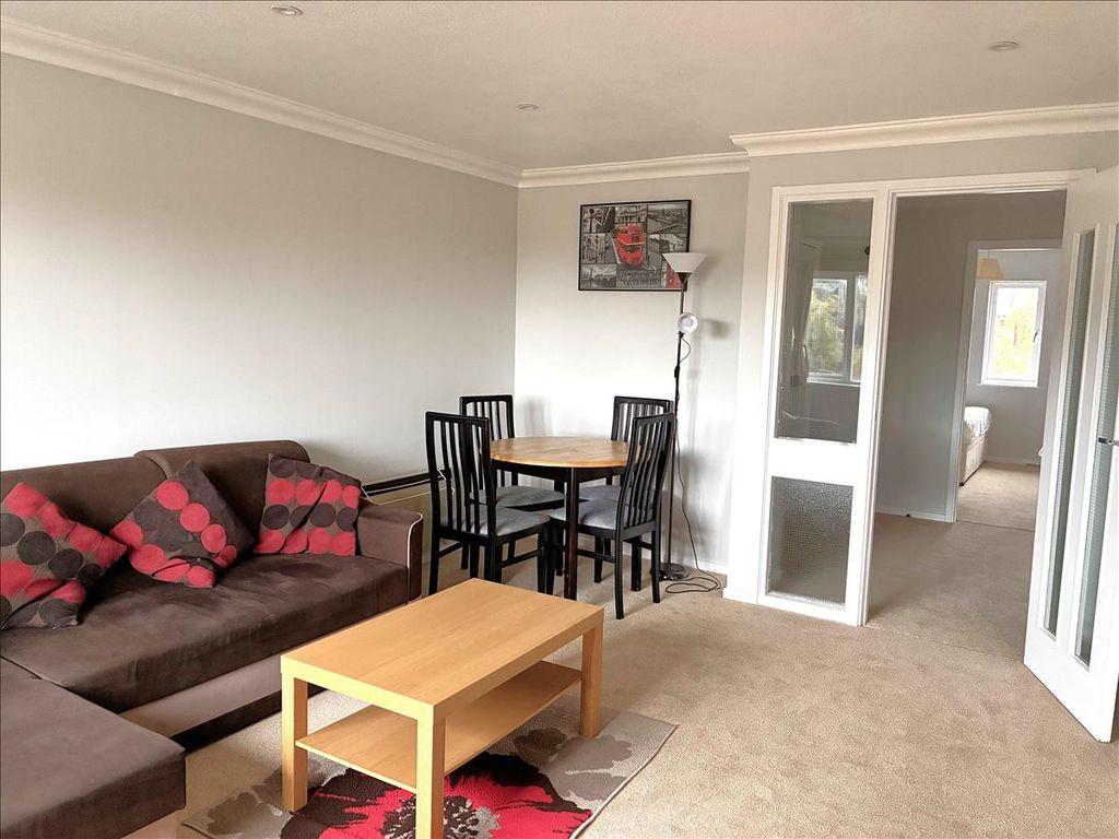 Property photo 3 of 12