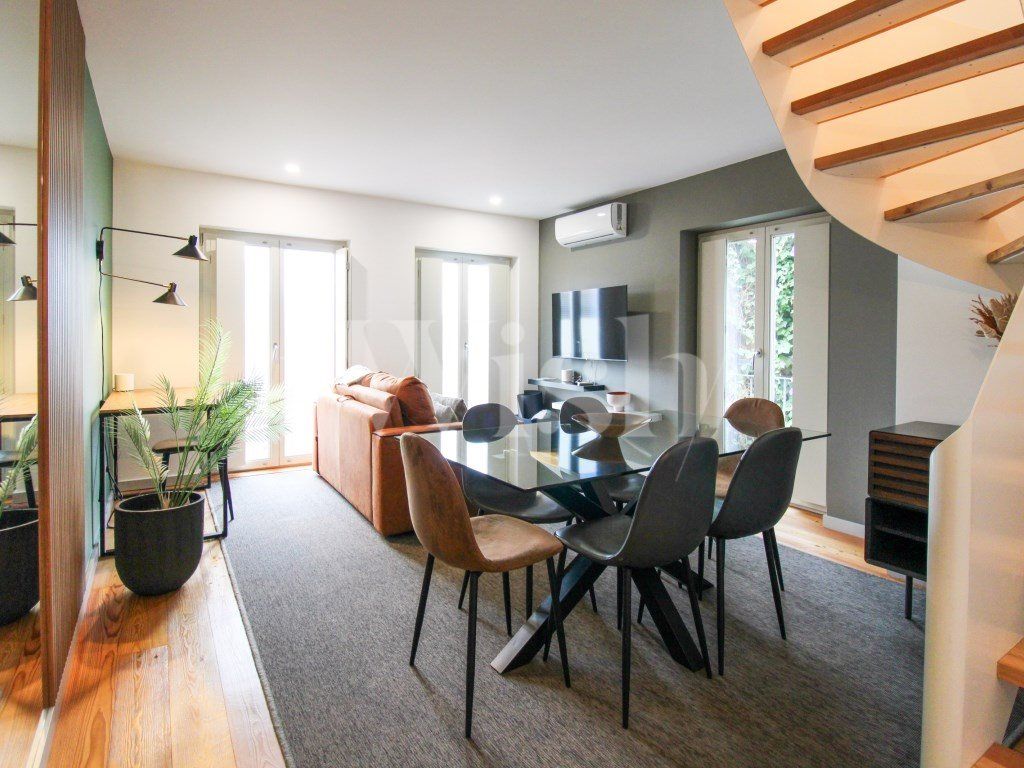 Property photo 1 of 39 T2 Duplex With An Active Local Accommodation Licence In Porto's Historic Centre