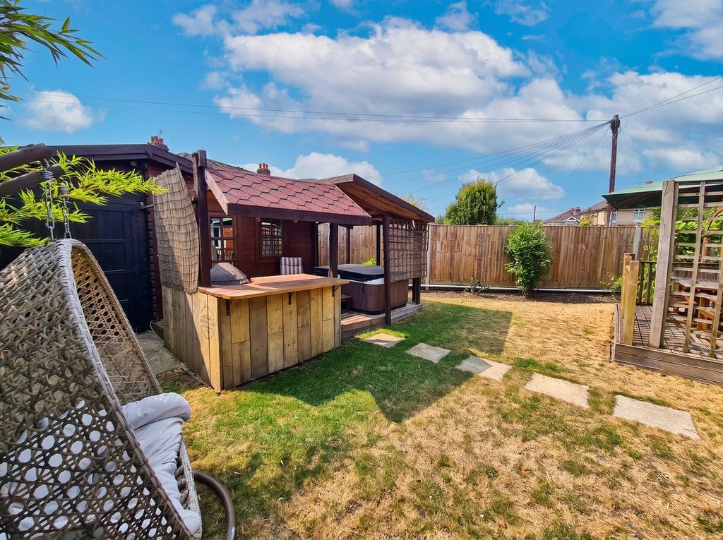Property photo 3 of 41