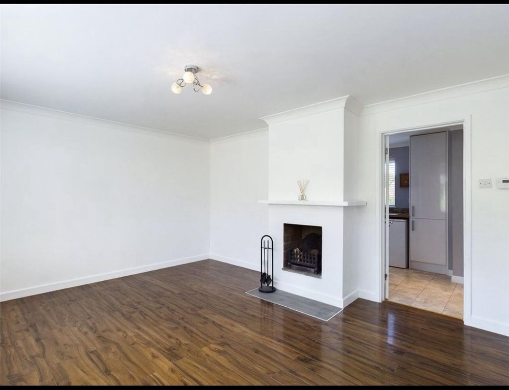 Property photo 2 of 10 Living Room