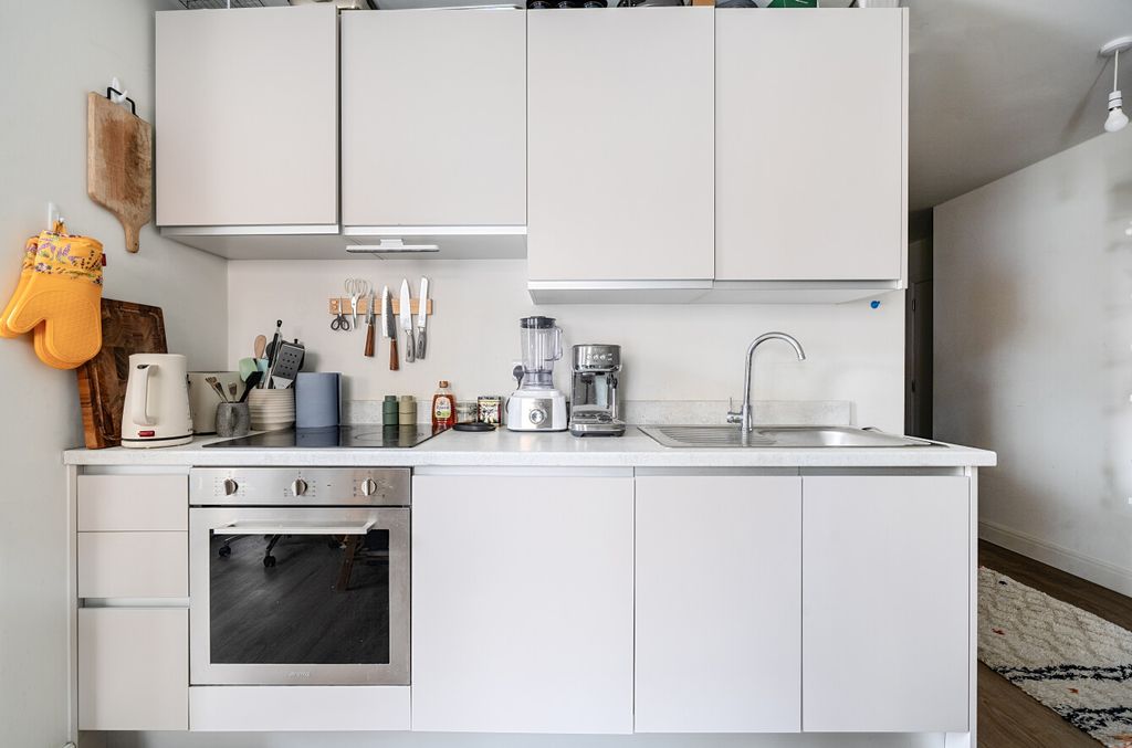 Property photo 2 of 17 Kitchen - 2