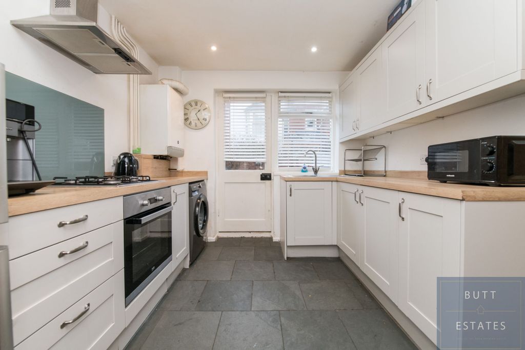 Property photo 2 of 12