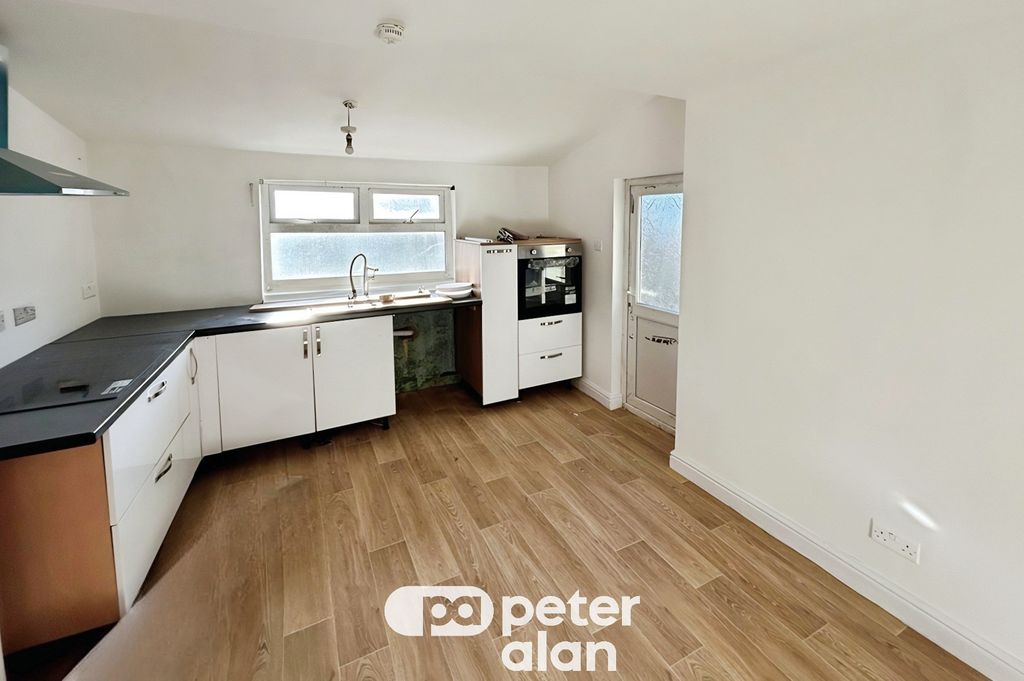 Property photo 2 of 15 Kitchen