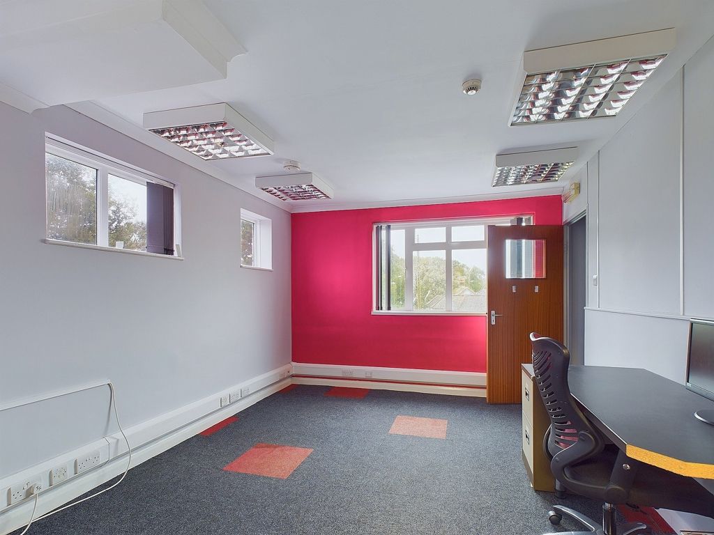 Property photo 2 of 19 Photo 16