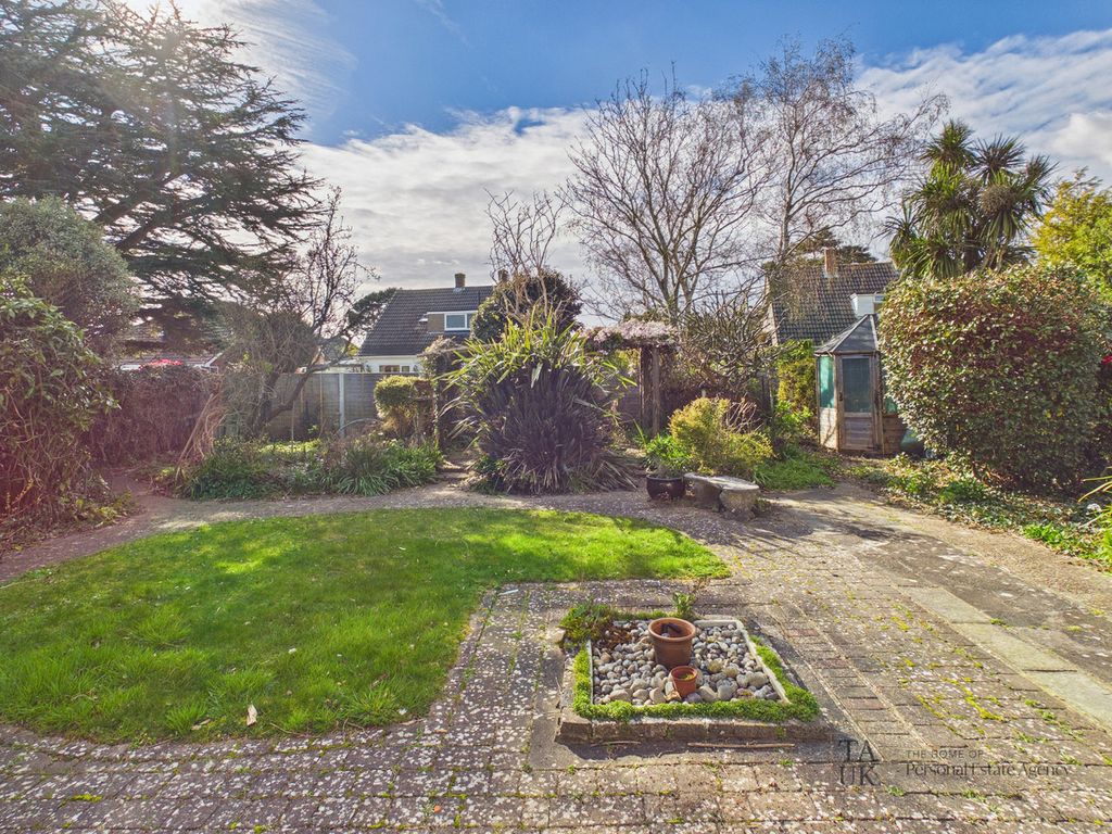 Property photo 3 of 27