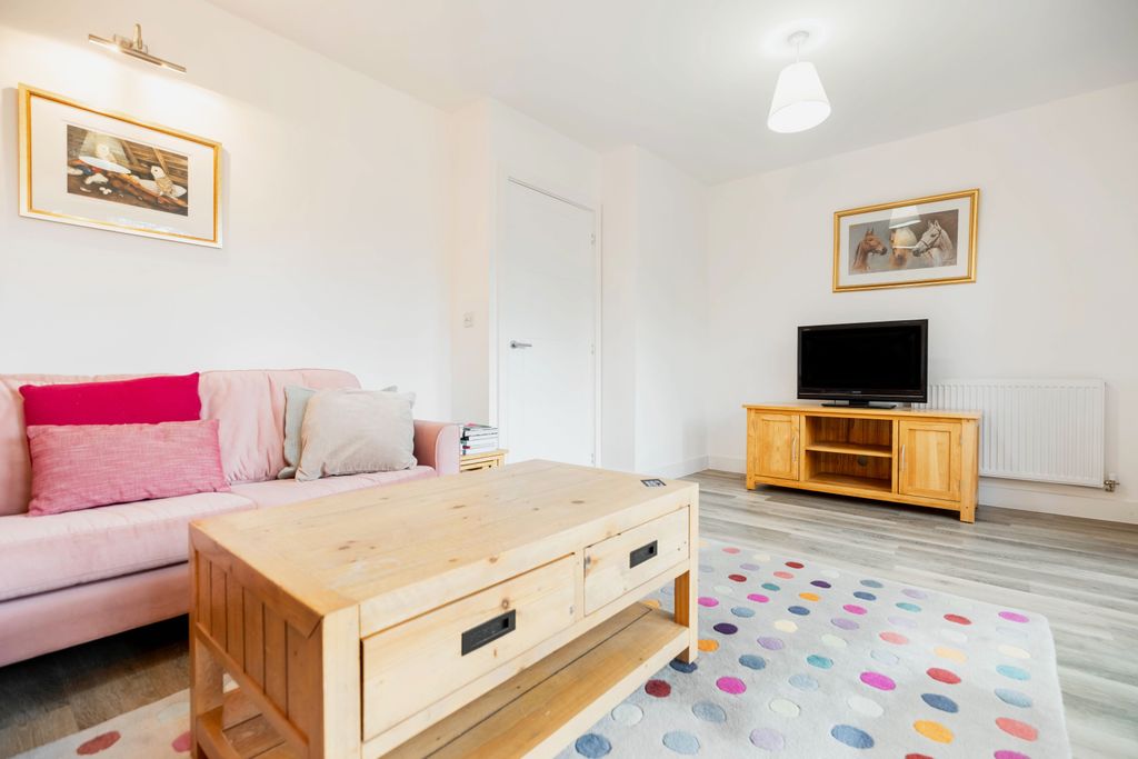 Property photo 3 of 16 11