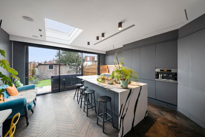 Property photo 2 of 16 Photo 3