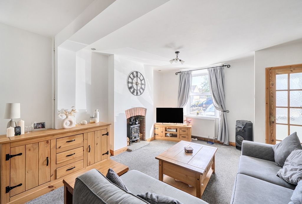 Property photo 3 of 17 1485669-8-6A4Be87...