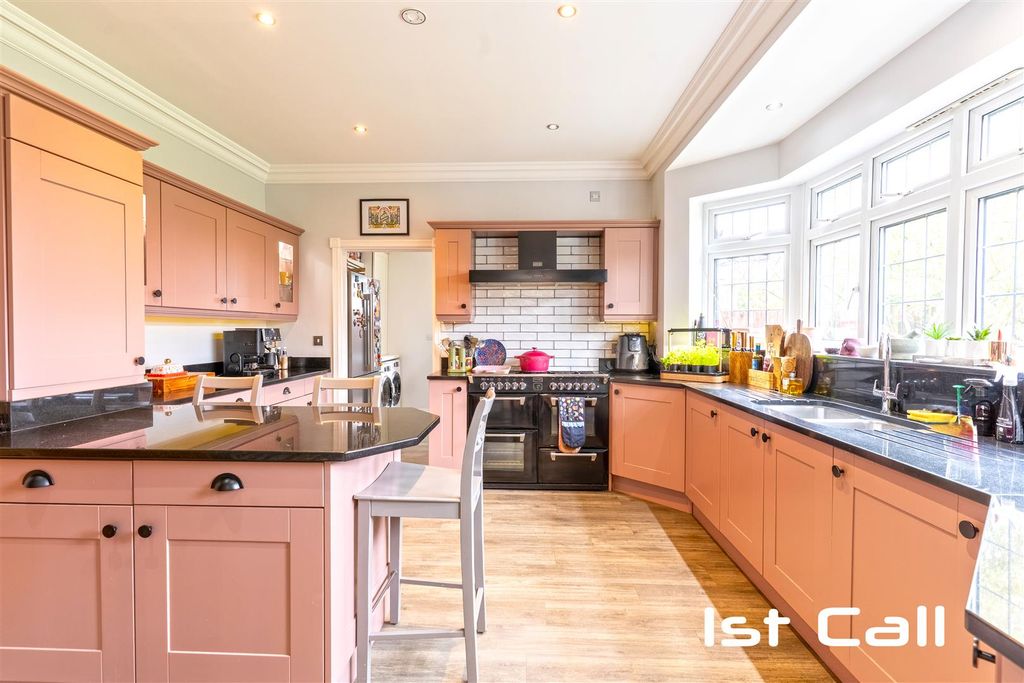 Property photo 3 of 29 Kitchen