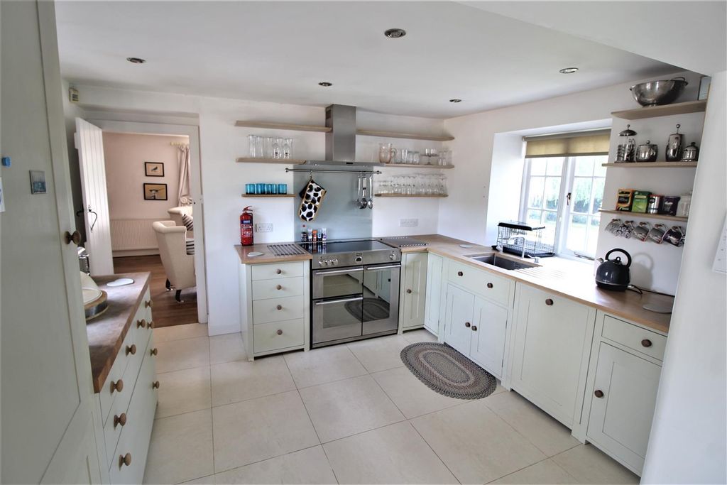 Property photo 2 of 23 Kitchen