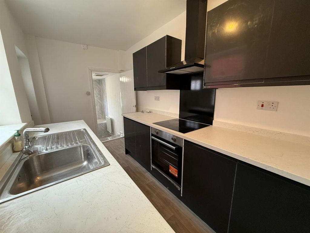 Property photo 1 of 10 Leeming Kitchen.Jpeg