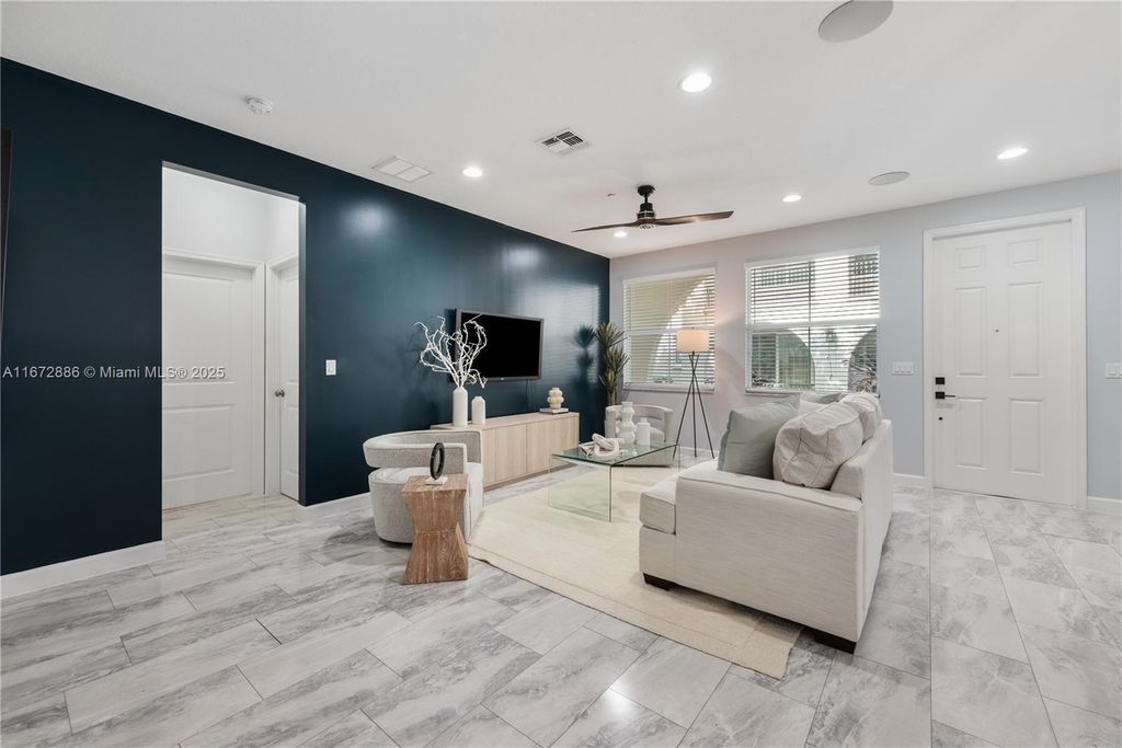 Property photo 3 of 21 <Alttext/>