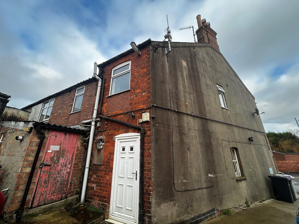 Property photo 1 of 11 Front