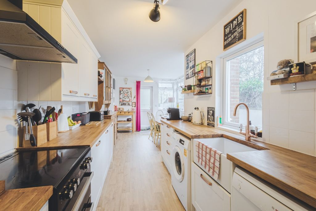 Property photo 2 of 25 4976422