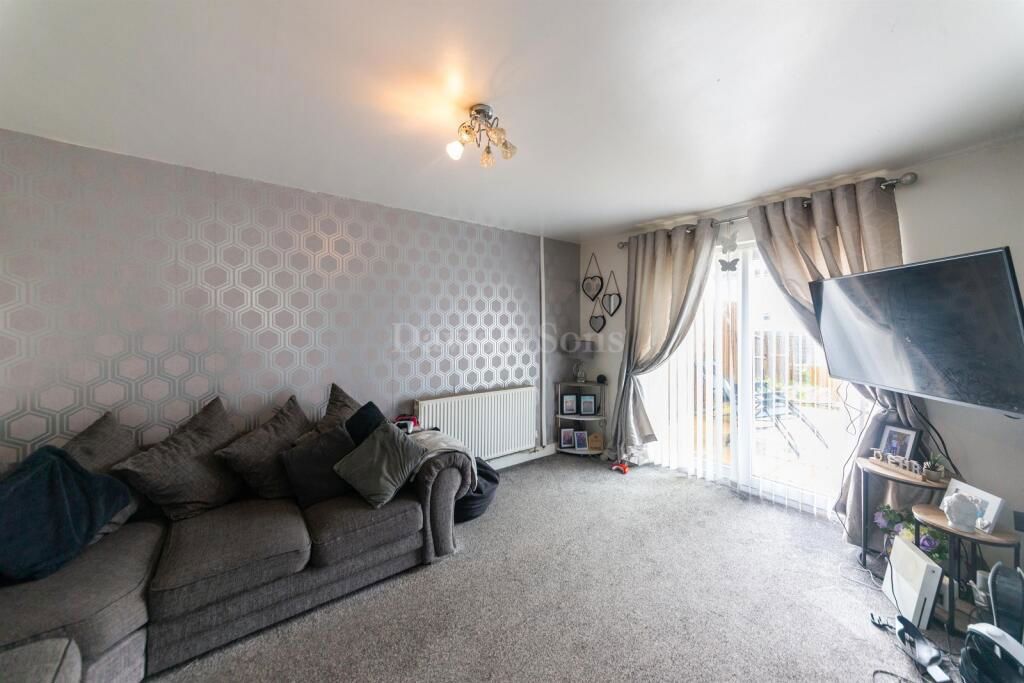 Property photo 2 of 33