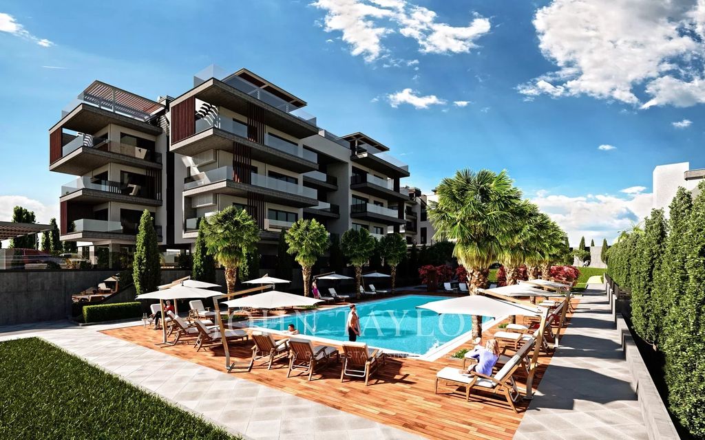 Property photo 3 of 41