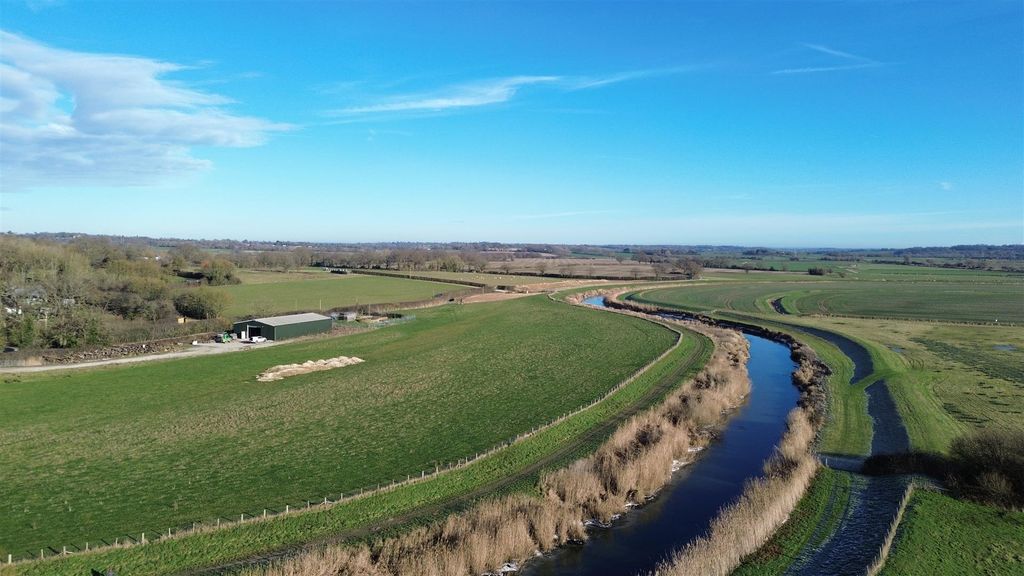 Property photo 2 of 33