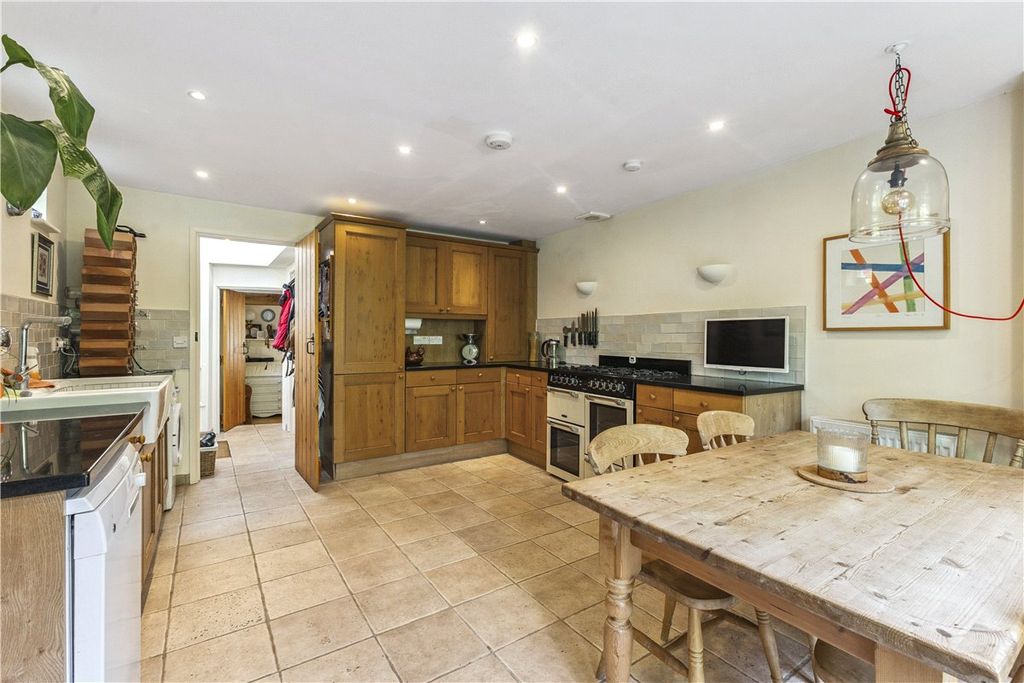 Property photo 3 of 20 Kitchen/Dining Room