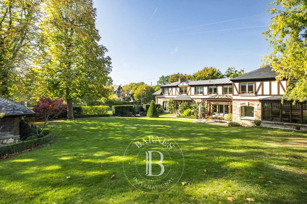 Property photo 2 of 28