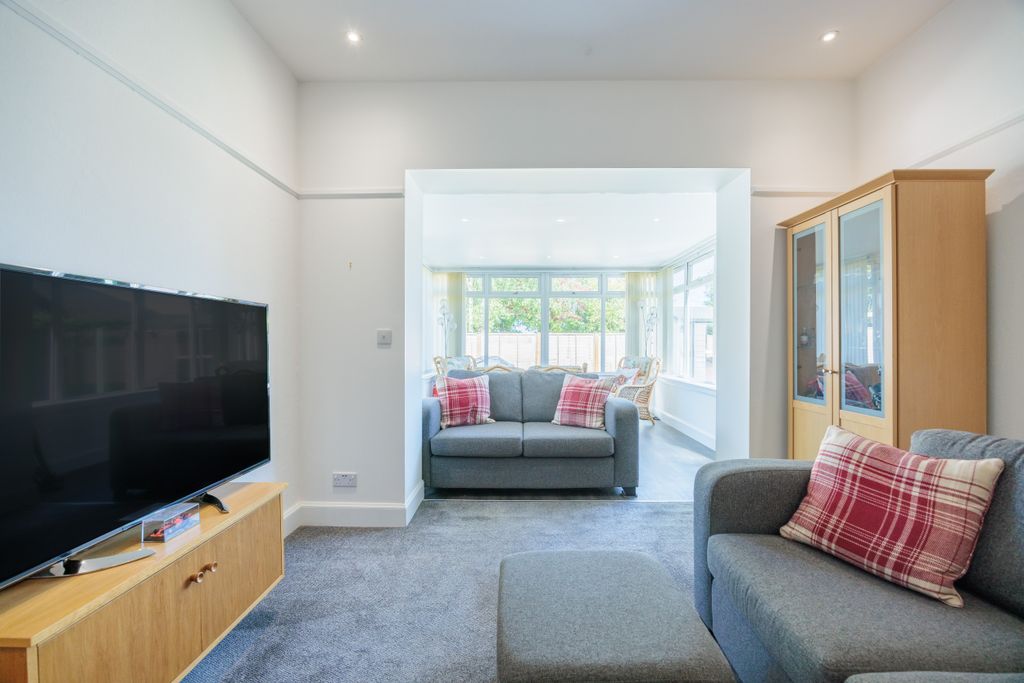 Property photo 3 of 47