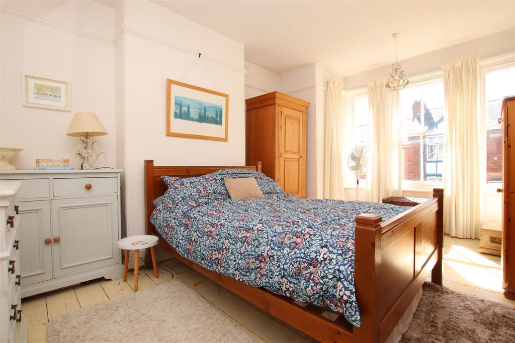 Property photo 3 of 15 Bedroom 1.Jpg