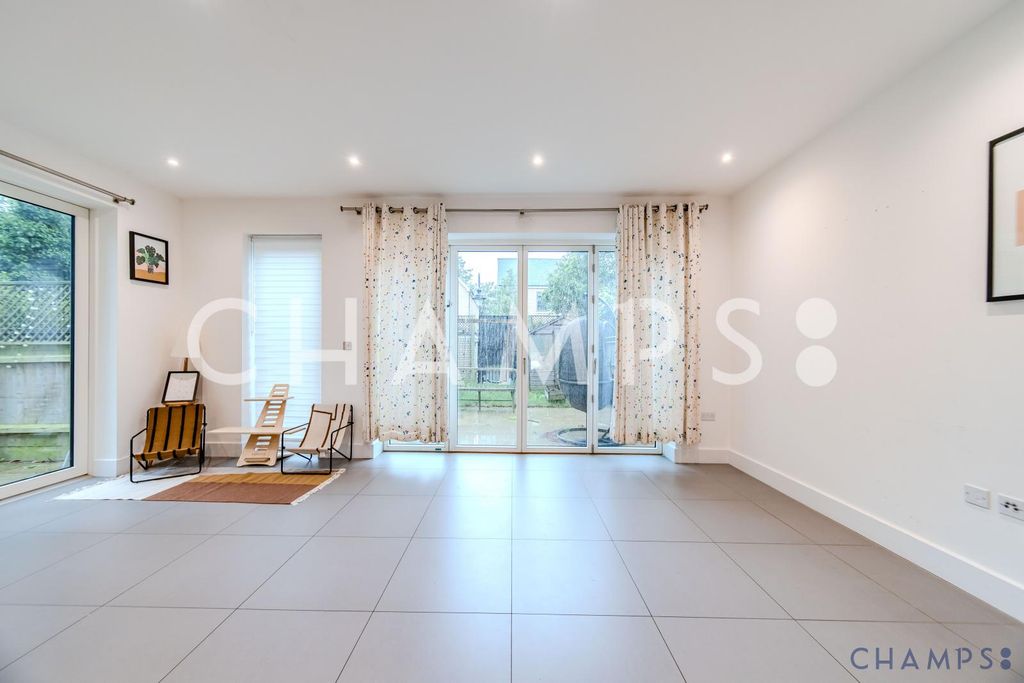 Property photo 2 of 16 Gallery