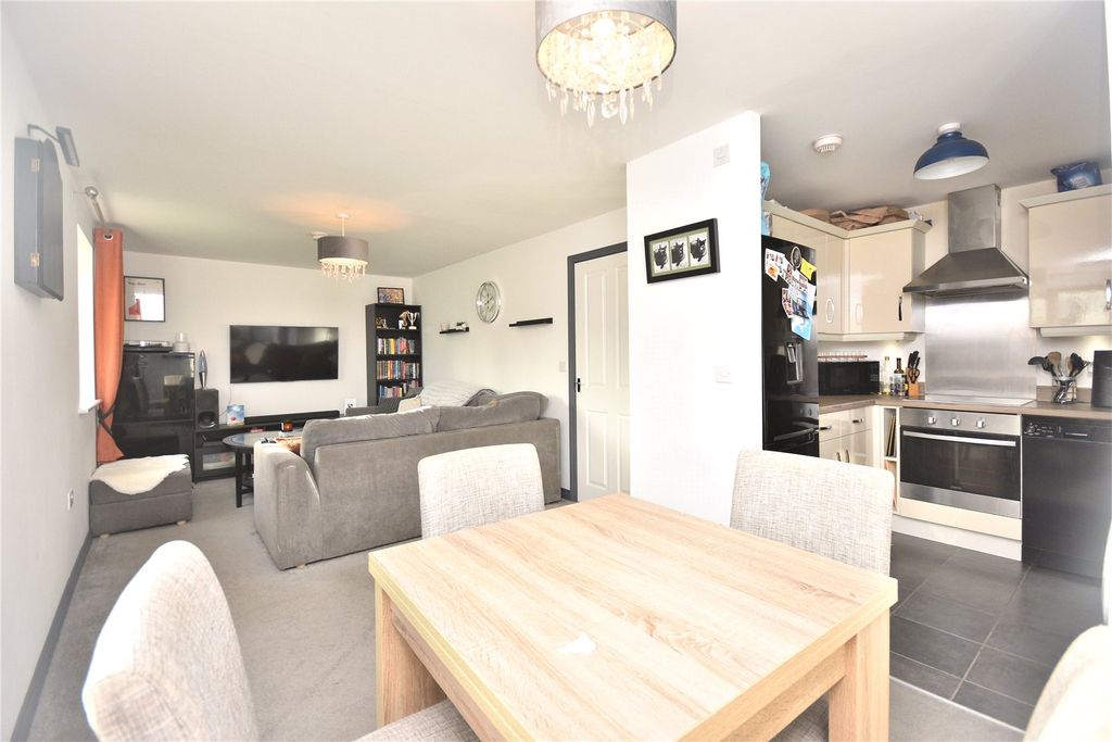 Property photo 2 of 13 Picture No. 14