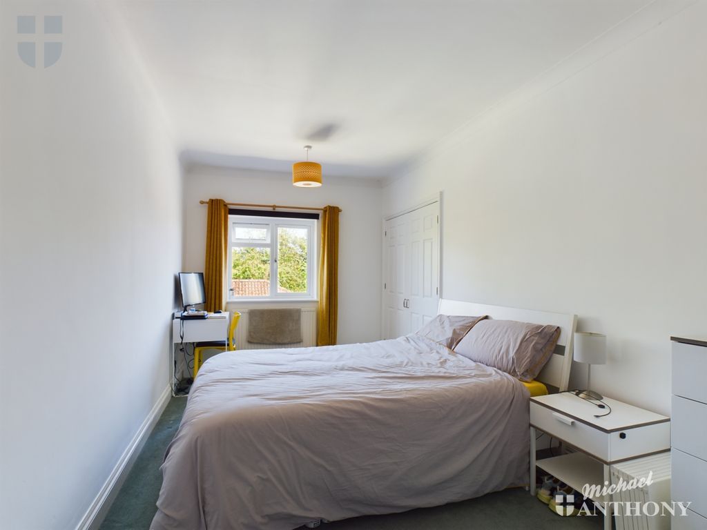 Property photo 3 of 8 Cam03218G0-Pr0202-Still006