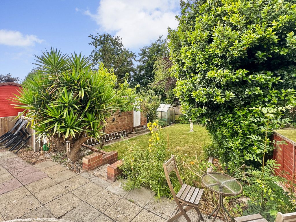 Property photo 2 of 17 Private Garden