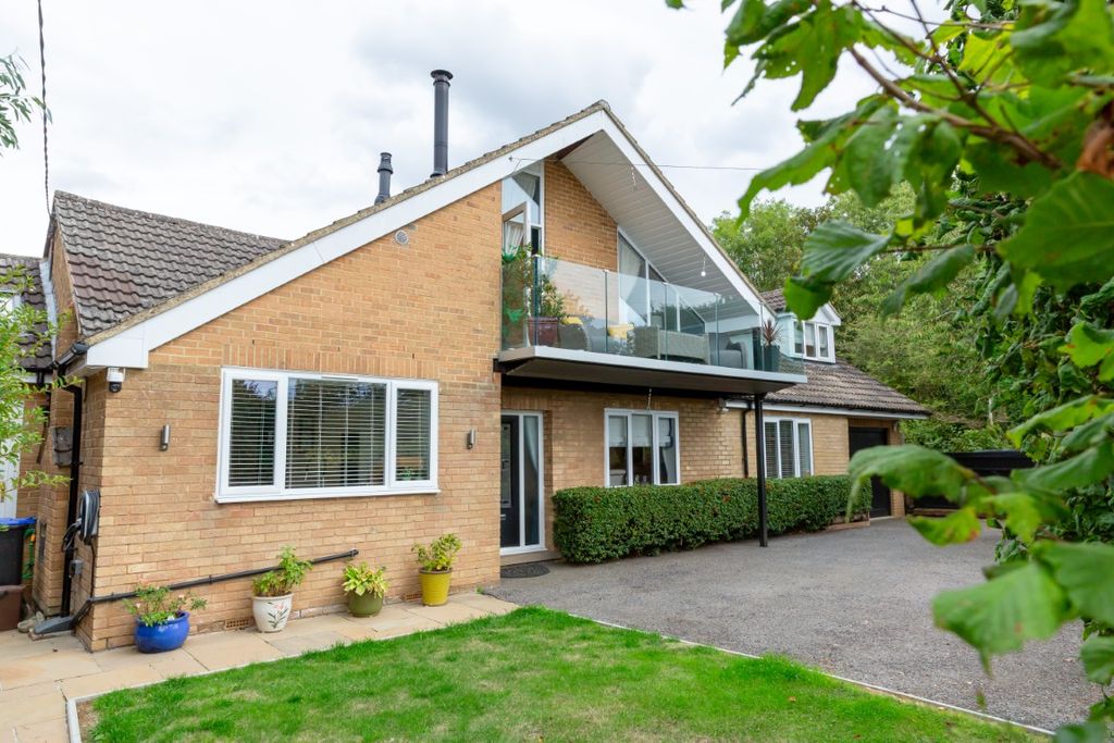 Property photo 1 of 53