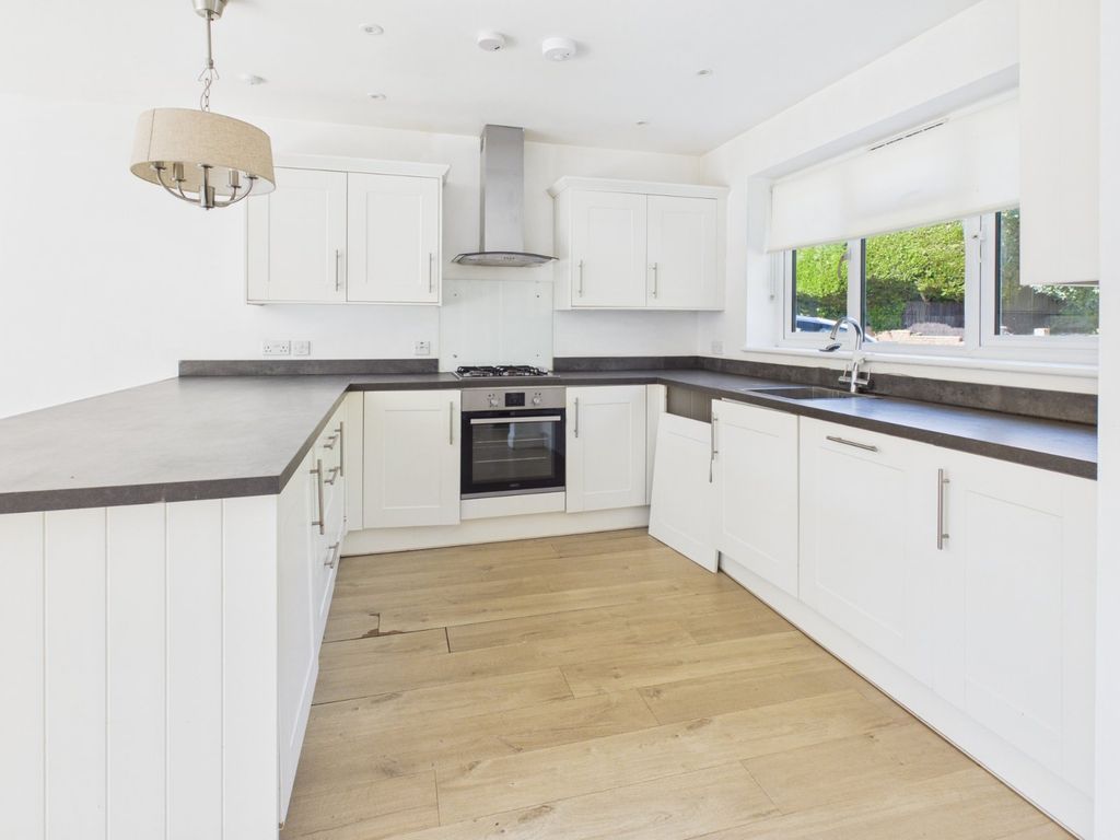 Property photo 2 of 13 Picture No. 32