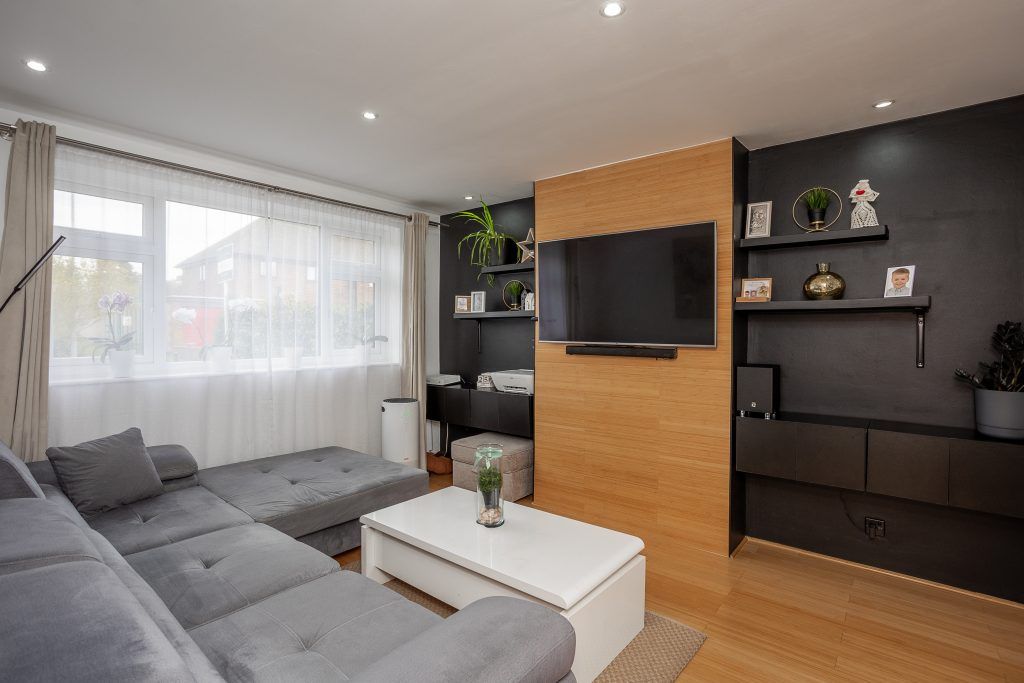 Property photo 3 of 27