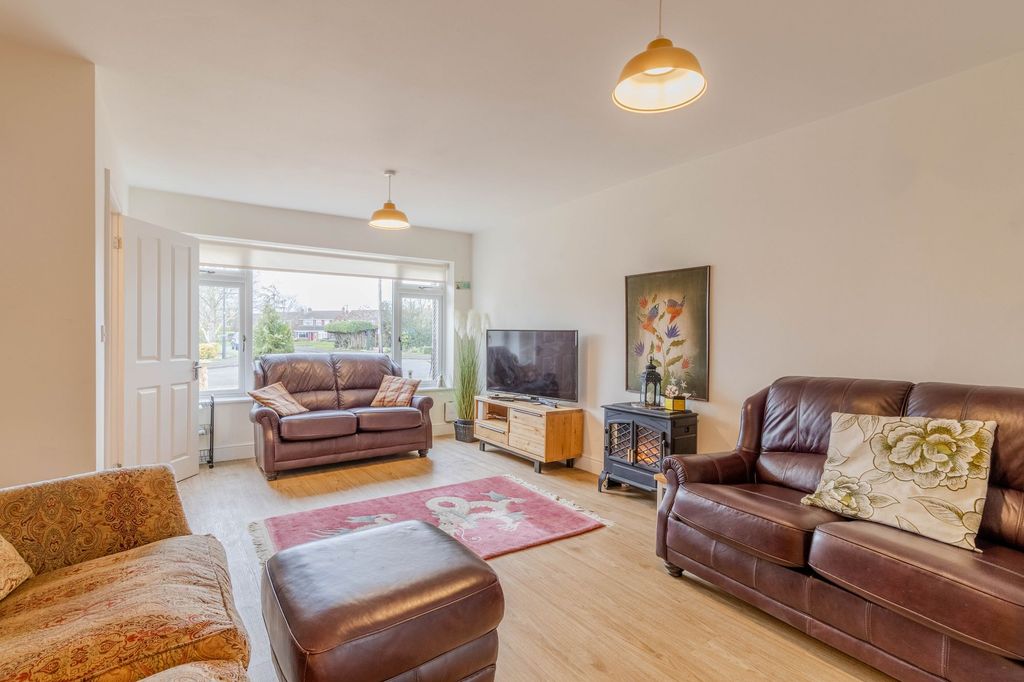 Property photo 3 of 18 Living Room